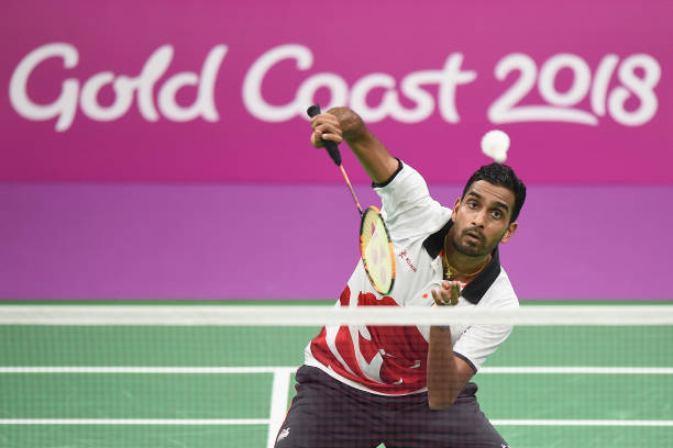 羽毛球雙打發(fā)球實戰(zhàn)應用：配合搭檔搶占先機