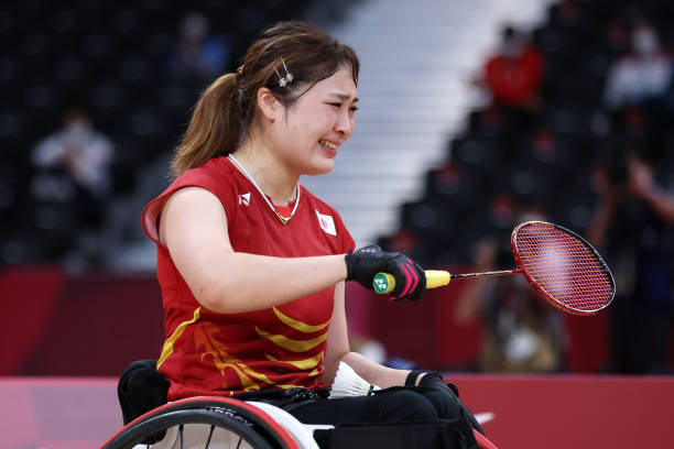 P1000羽毛球拍實戰(zhàn)測評：高彈性碳纖維帶來的擊球體驗