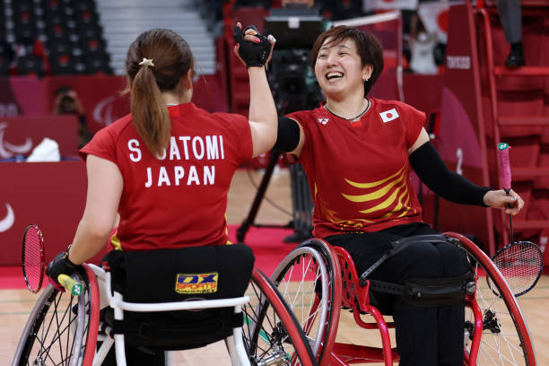 羽毛球換發(fā)球流程：得分后如何確定發(fā)球方？