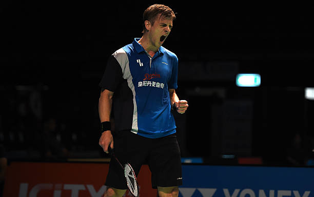 從參數(shù)到手感：教你讀懂“好一點”羽毛球拍的隱藏細節(jié)