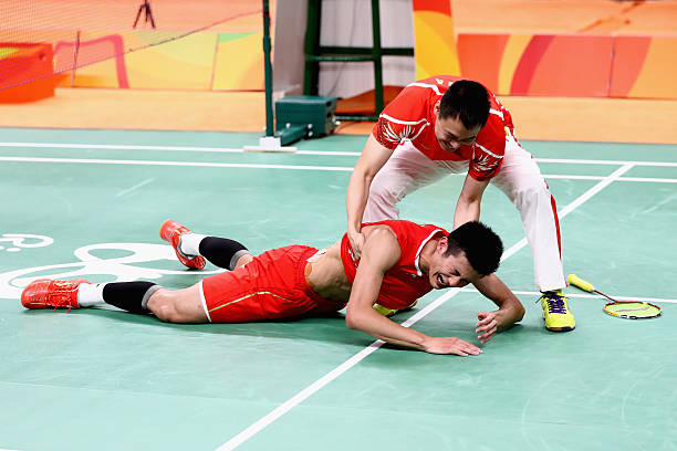 從場地到戰(zhàn)術(shù)：羽毛球單打和雙打規(guī)則的區(qū)別解析