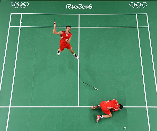 羽毛球規(guī)則解析：左單右雙球的具體含義與應(yīng)用