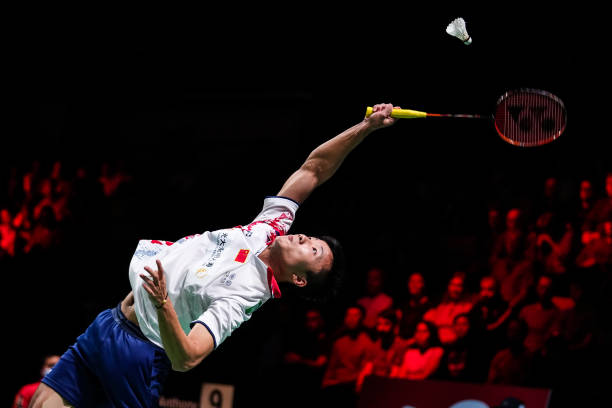 女生如何選擇羽毛球拍？重量、平衡點(diǎn)全解析