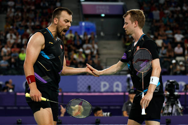 陳雨菲2-1逆轉(zhuǎn)取勝，展現(xiàn)奧運冠軍風(fēng)采！