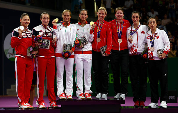 羽毛球1速和2速對(duì)比：哪種更適合初學(xué)者？