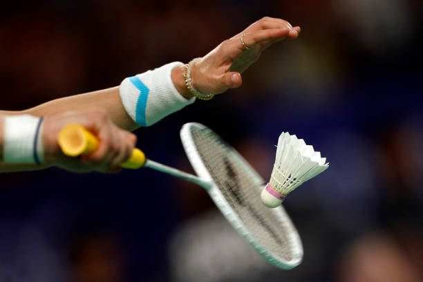 羽毛球單打場(chǎng)地尺寸示意圖及邊界線說明