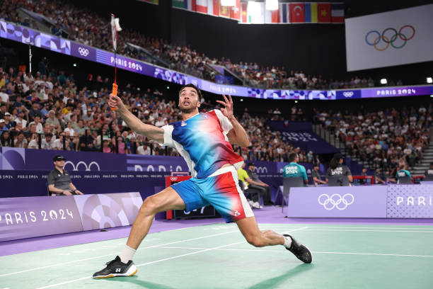 圖解羽毛球基礎(chǔ)動作：發(fā)球、接球、扣殺技巧