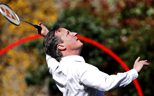 吊網(wǎng)前球 vs 搓球：動(dòng)作區(qū)別與適用場(chǎng)景分析