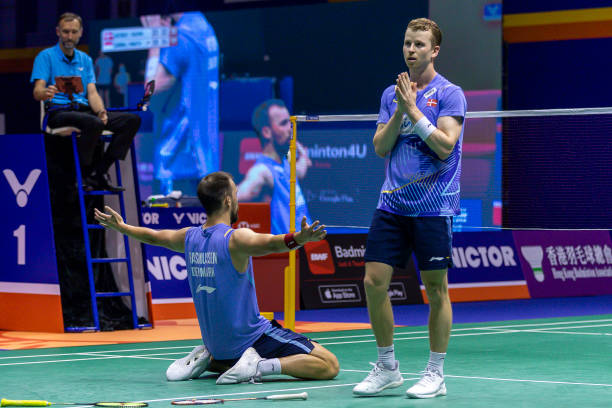 羽毛球核心技術(shù)與訓(xùn)練：打造全面競(jìng)技能力