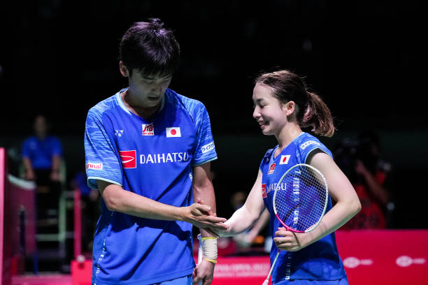 羽毛球發(fā)球技巧大全：高遠(yuǎn)球、短球、平快球圖解教學(xué)