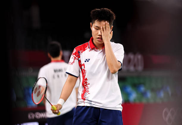 羽球冠軍陳雨菲嘗試跳水，網(wǎng)友：太拼了！