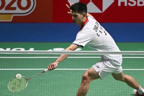 高端對決：日本品牌和國產(chǎn)羽毛球拍的核心差異解析