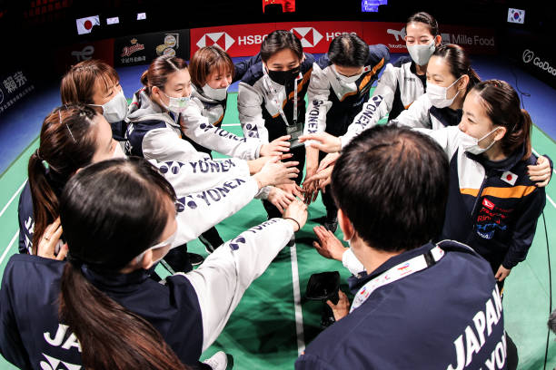 羽毛球場(chǎng)地知識(shí)：?jiǎn)未蚝碗p打的寬度、長(zhǎng)度及有效區(qū)域