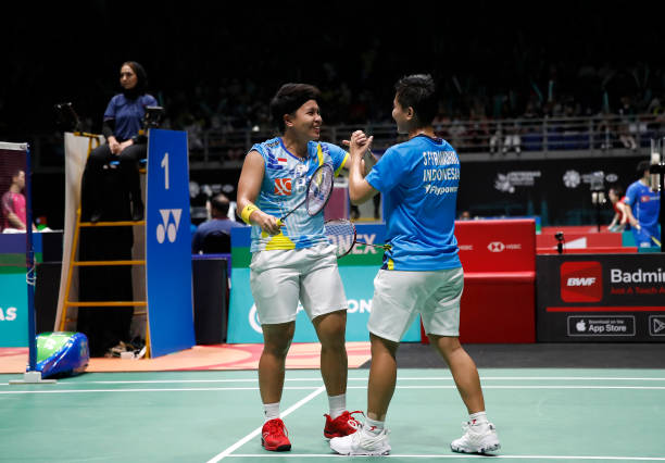 羽毛球比賽中的“連擊”違例：規(guī)則與處罰