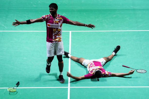 羽毛球拍參數(shù)解析：4U5和4U6分別代表什么？