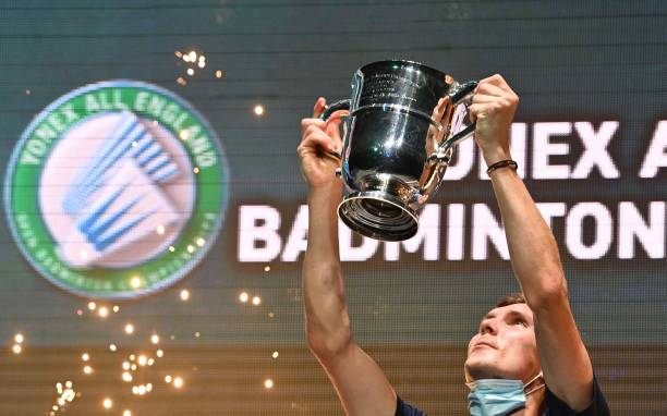 尤尼克斯哪款羽毛球耐打又穩(wěn)定？