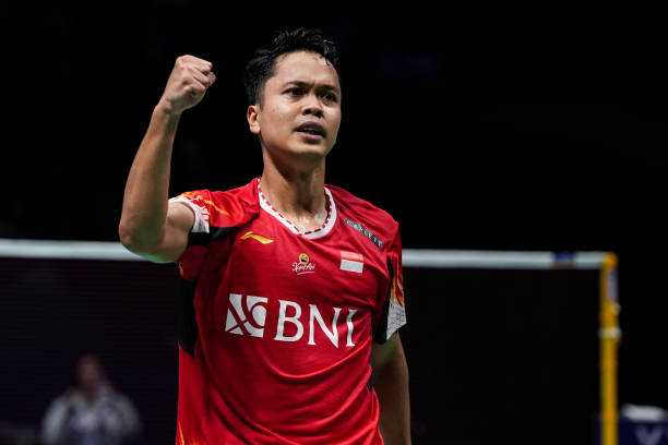 羽毛球基礎(chǔ)教學(xué)：正手高遠(yuǎn)球動(dòng)作分解與練習(xí)技巧