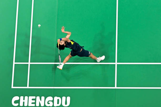 羽毛球單打邊線長度對(duì)比：國際標(biāo)準(zhǔn)與業(yè)余場地的差異