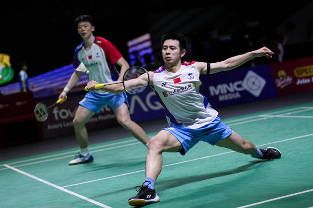 亞獅龍羽毛球型號(hào)大比拼：從入門到專業(yè)級(jí)選購(gòu)指南