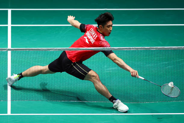 羽毛球正確姿勢(shì)對(duì)身體的影響：如何減少運(yùn)動(dòng)損傷風(fēng)險(xiǎn)