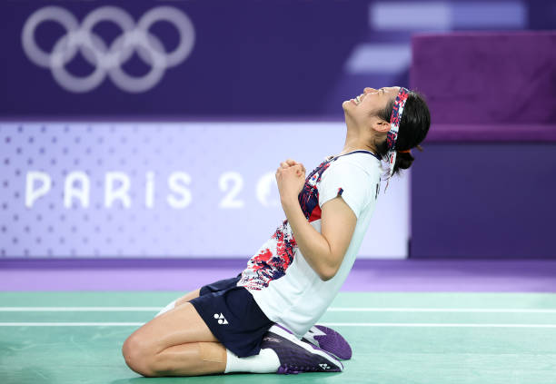 學(xué)校羽毛球場(chǎng)地收費(fèi)對(duì)比：校內(nèi) vs 校外