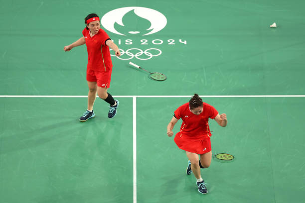 趣味羽毛球教學(xué)：兒童正手與反手擊球技巧圖解