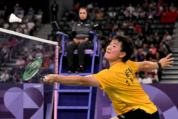 羽毛球拍重量解析：10U和8U的區(qū)別及適用人群