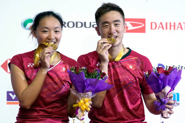 室內(nèi)vs室外學(xué)校羽毛球場：尺寸和費用對比