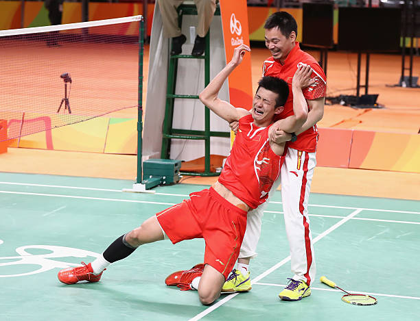 發(fā)球規(guī)則易錯點(diǎn)！羽毛球合法發(fā)球動作分解教學(xué)