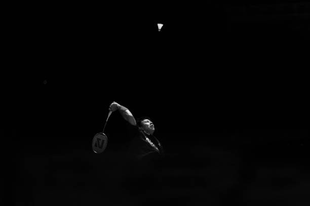 羽毛球發(fā)球技巧詳解：高遠球與短球的區(qū)別