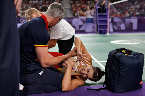 羽毛球場地的長度為何是4米？科學(xué)依據(jù)解析