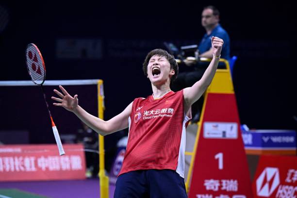 羽毛球雙打換位規(guī)則與服務(wù)區(qū)手寫示意圖