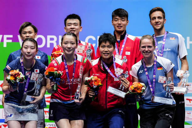 羽毛球場地平方米數(shù)解析：家庭與比賽場地的對比