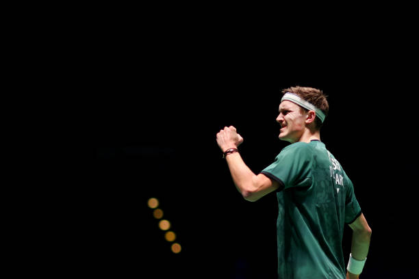 專業(yè)選手的高遠(yuǎn)球握拍秘訣，讓你擊球更遠(yuǎn)更準(zhǔn)