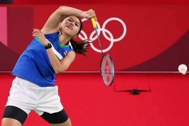 羽毛球場(chǎng)地標(biāo)記解讀：?jiǎn)未颉㈦p打的線內(nèi)線外規(guī)則與實(shí)戰(zhàn)應(yīng)用