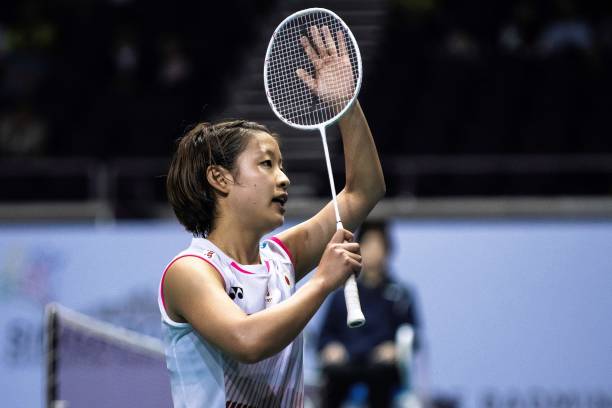 羽毛球發(fā)球常見(jiàn)錯(cuò)誤糾正：如何避免犯規(guī)和失誤