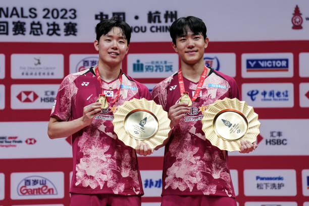 少兒羽毛球技巧大全 - 從握拍到比賽（高清教學(xué)