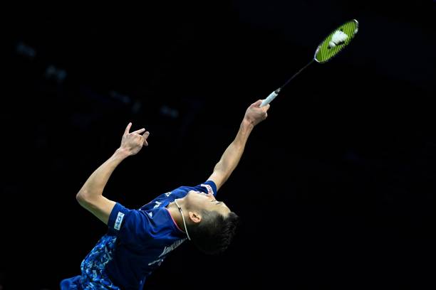 單打VS雙打：羽毛球發(fā)球的不同要領(lǐng)與戰(zhàn)術(shù)運用