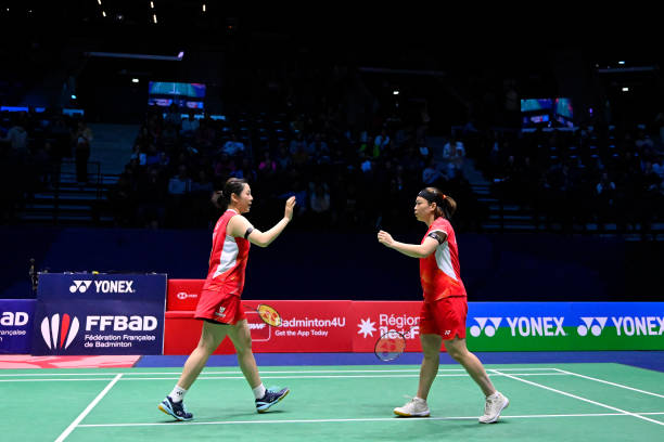 孩子學(xué)羽毛球第一步：如何挑選合適的球拍？