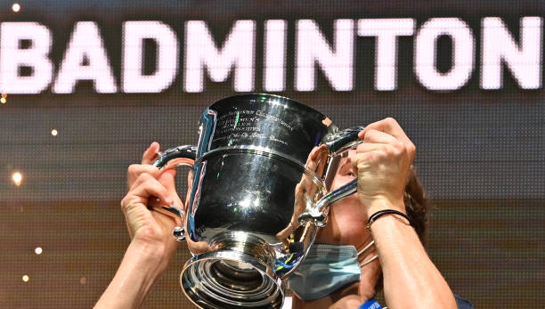 傅海峰退役年齡揭秘：羽毛球傳奇何時(shí)告別賽場(chǎng)？