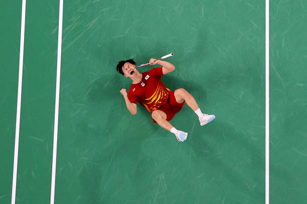 從跑位到戰(zhàn)術(shù)：單打和雙打的技術(shù)要求有何不同？