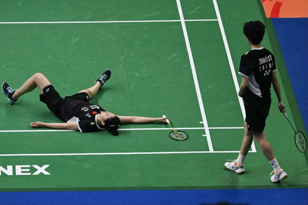 高遠(yuǎn)球擊球動(dòng)作練習(xí)方法：從分解動(dòng)作到完整揮拍