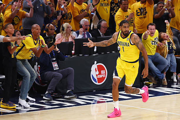 籃球球衣11號(hào)背后的傳奇球員是誰(shuí)？