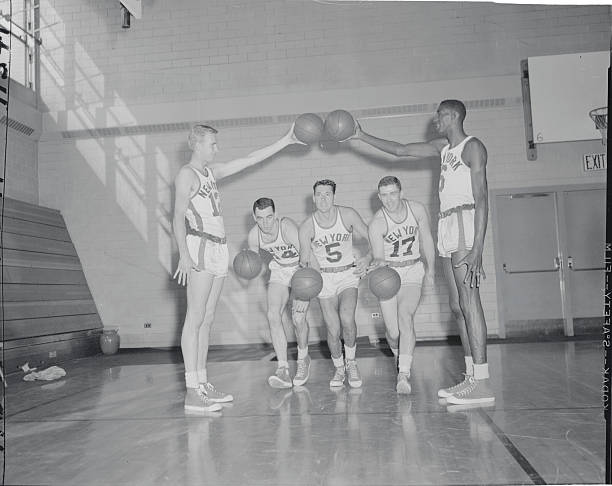 親子DIY：和孩子一起涂色蠟筆小新打籃球石膏娃娃的樂趣