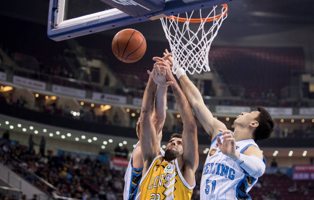 籃球場噪音擾民，居民能否通過法律途徑要求拆除？