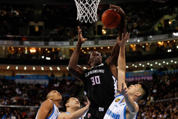 籃球場(chǎng)罰球線到籃筐的距離是多少米？