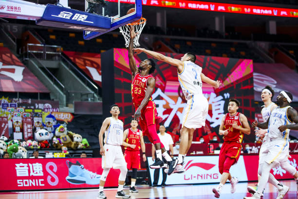 東契奇神級(jí)長(zhǎng)傳，獨(dú)行俠快攻行云流水！