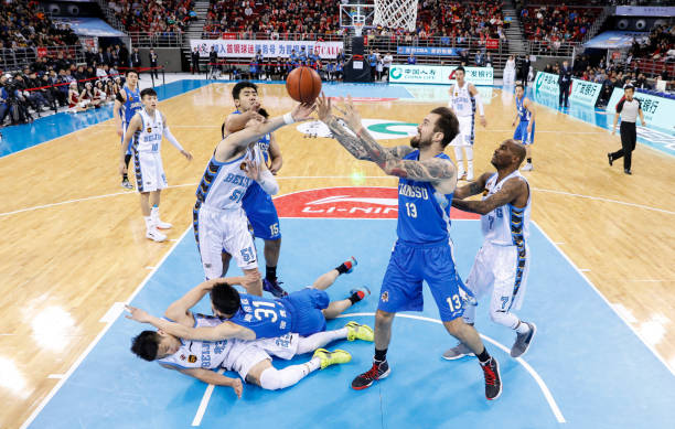 籃球場(chǎng)的長(zhǎng)和寬：國(guó)際標(biāo)準(zhǔn)與NBA標(biāo)準(zhǔn)有何不同？