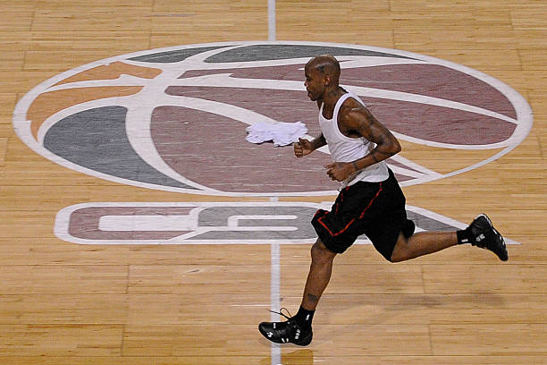 從NBA到CBA，CCTV5高清直播帶您領(lǐng)略籃球激情！