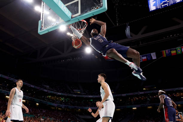 如何通過(guò)APP免費(fèi)觀看CBA賽事？